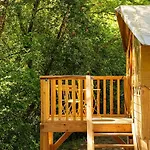 Zecamping 3 - Tente Baroudeur Confort - Piscine - Esprit Nature Urt